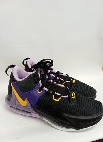 Used Nike Senior 11.5 Basketball Shoes 11862-s000083340