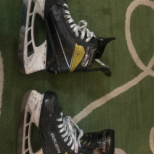 Bauer Supreme UltraSonic Hockey Skates 9.5 (Used)