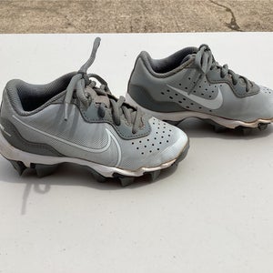 Gray Kid's 11 Youth Nike Low Top Footwear Molded Cleats (Used)