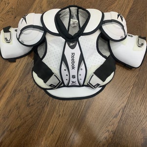 LIKE NEW Medium/Large Senior Reebok 7k pro Shoulder Pads … (Used)