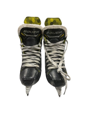 Used Bauer IGNITE PRO Junior Hockey Skate Junior 02 11847-S000024516