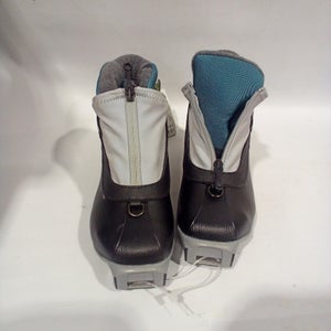 Used Salomon W 05-05.5 / JR 03.5-04 Women's Cross Country Ski Boots 11847-S000015195