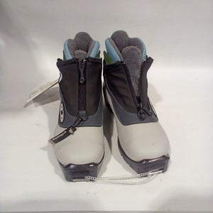 Used Salomon W 05-05.5 / JR 03.5-04 Women's Cross Country Ski Boots 11847-S000015192