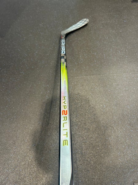 Senior Bauer Vapor Hyperlite 2 Right Handed Hockey Stick P92  (New)