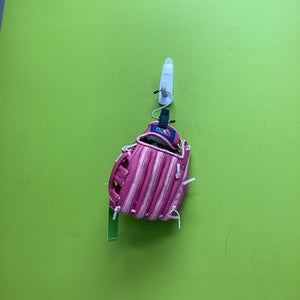 (Used) Pink Right Hand Throw 9.5" Baseball Glove