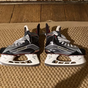2021 Bauer Vapor Hockey Skates Wide Width  Size 3.5 (New)