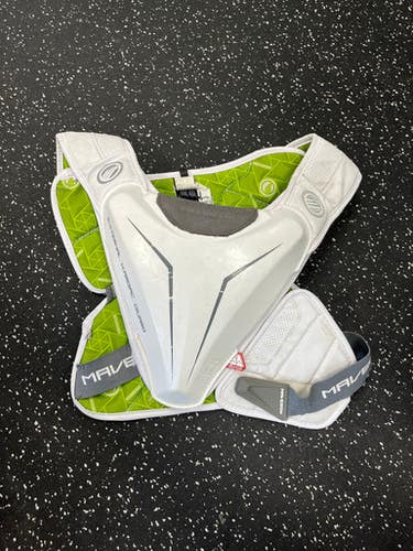 Used Maverik EKG Lacrosse Shoulder Pads White MD 11849-S000025890