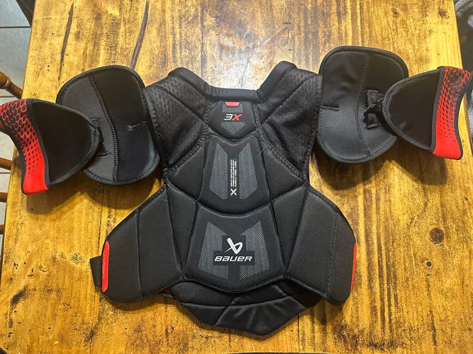 Senior Medium Bauer Vapor 3X Shoulder Pads  (Used)