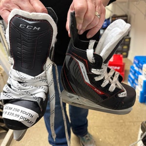 CCM JetSpeed 250 Hockey Skates Regular Width 9 (New)