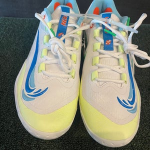NIKE ALPHA HUARACHE ELITE 4 LOW NRG Sz8 - WHITE/BLUE/LIME - FB9121-104