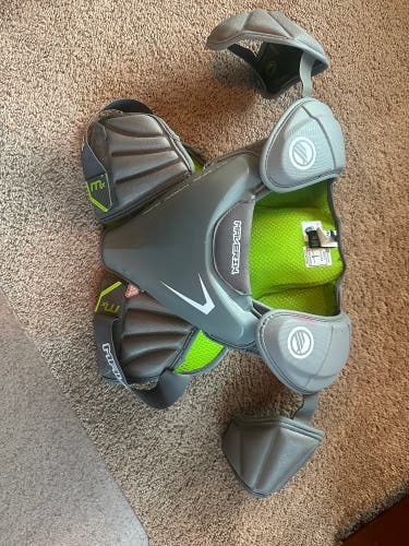 Youth Maverik (Used) MX Shoulder Pads