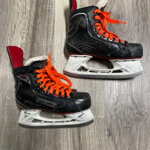 Bauer Vapor X500 Hockey Skates Regular Width   Size 3 (Used)