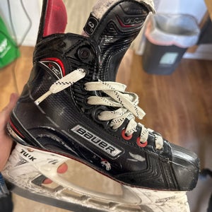 2022 Bauer Vapor X Shift Pro Hockey Skates Size 3 (Used)