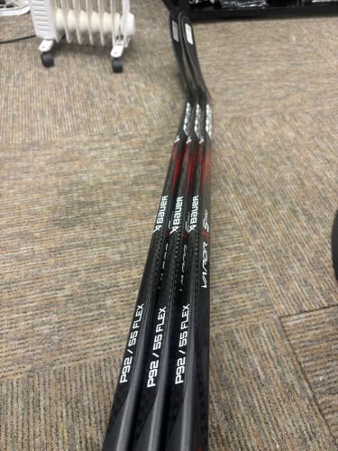 Intermediate Bauer Vapor X5 Pro Left Hand Hockey Stick 55 Flex P92 (New)