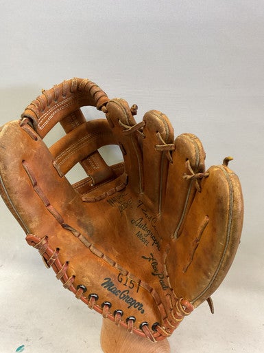 (Used) Brown Right Hand Throw 11" Baseball Glove