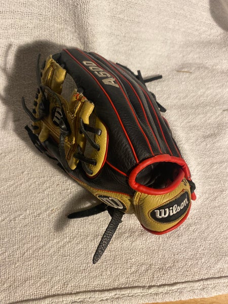 Wilson Left Hand Throw Infield A500 Baseball Glove 11" (Used)