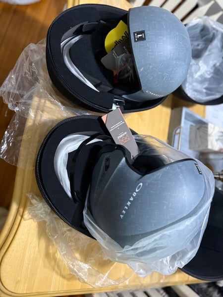 Large Oakley Stone Grey ARC5 Helmet  Pro (New) FIS Legal With Carry Case