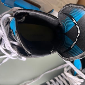 True TF9 Hockey Skates 9.5 (Used)