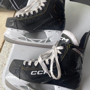 CCM Tacks 550 Regular Width   Size 4 (Used)