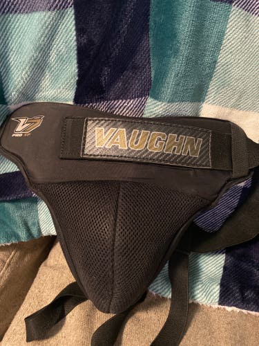 Vaughn V7 Pro XF Senior Cup.