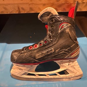 Hockey skate size 3