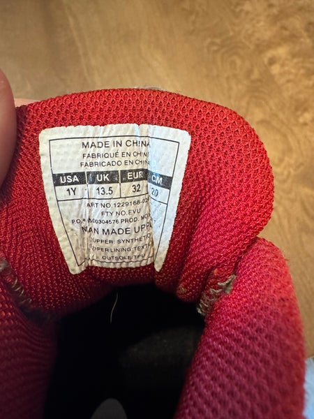 Kid's Size 1Y Under Armour (Used)
