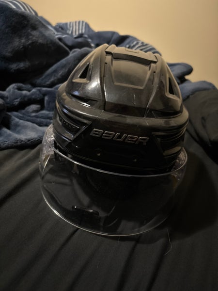 Medium Bauer Re-Akt 150 Helmet (Used)