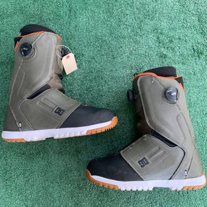 Men's Size M 11.0 (W 12.0) DC Control Snowboard Boots (Used)