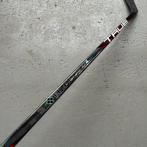 75 Flex P28M Senior True Project X Smoke Left Hand Hockey Stick Pro Stock NCAA (New)