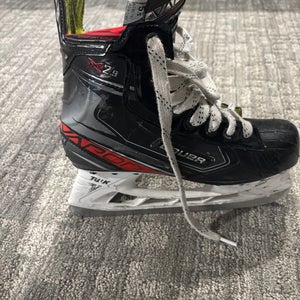 Bauer Vapor X2.9 Hockey Skates  Size 5.5 (Used)