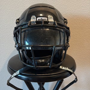 Medium Adult Schutt F7 Helmet (Used)