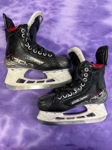 Bauer Vapor 3X Hockey Skates Regular Width Size 4 (Used)