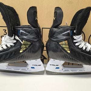 2024 True SVH Hockey Skates Regular Width Size 6.5 (New)