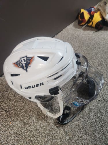 Medium Bauer Re-Akt 150 Helmet (Used)