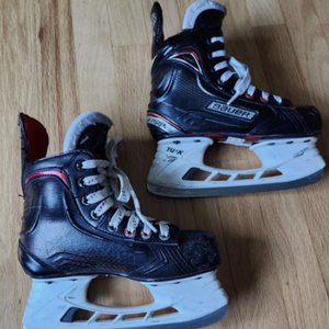 Junior Sz 1 Bauer Vapor X600 Hockey Skates Regular Width Kids (Used)