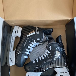 New Senior True Catalyst Arc Hockey Skates Size 7.5 Regular