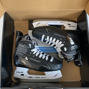 New Senior True Catalyst Lite Hockey Skates Size 7 Regular