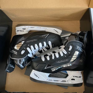 New Junior True Catalyst Lite Hockey Skates Size 1.5 Regular