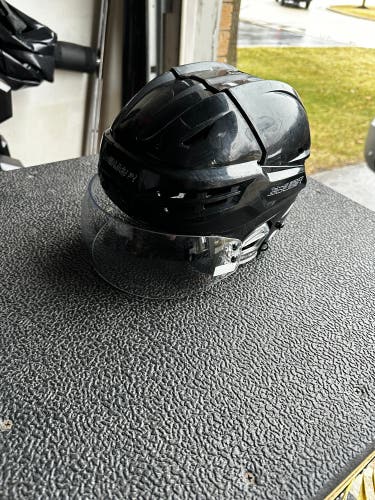 Large Bauer Re-Akt 95 Helmet + Bauer Visor (Used)