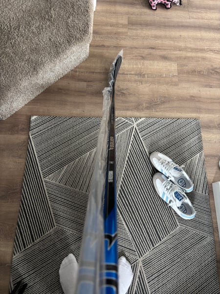 Senior Bauer Vapor Hyperlite 2 Left Hand Hockey Stick (New)