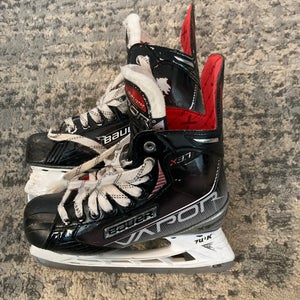 Bauer Vapor X3.7 Hockey Skates Regular Width Size 4 (Used)
