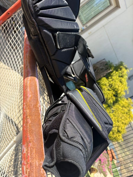 Small  2020 CCM Axis A1.9 Goalie Chest Protector (New)