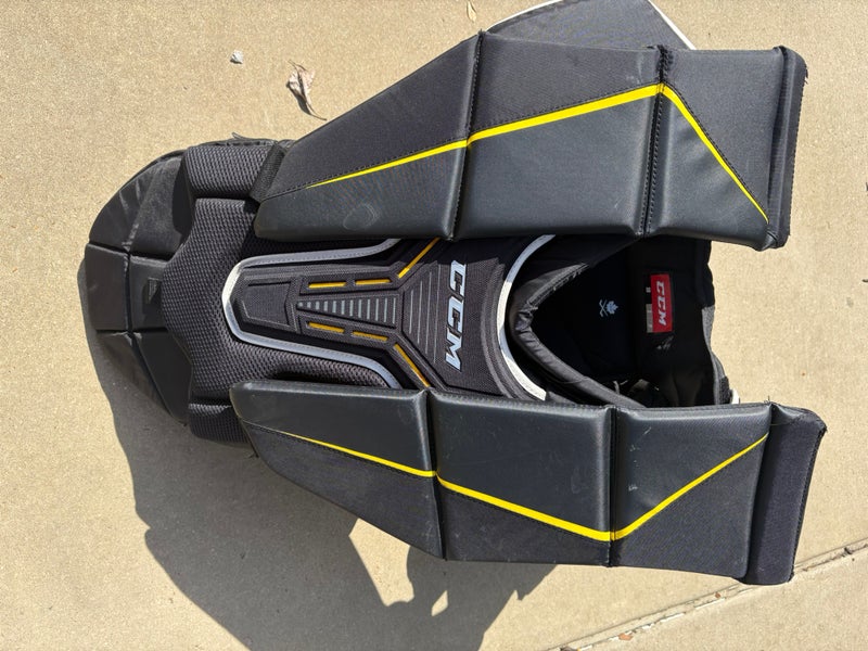 Small  2020 CCM Axis A1.9 Goalie Chest Protector (New)