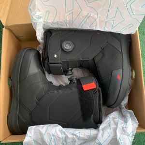 NEW Size M 10.0 (W 11.0) K2 Maysis Clicker Snowboard Boots