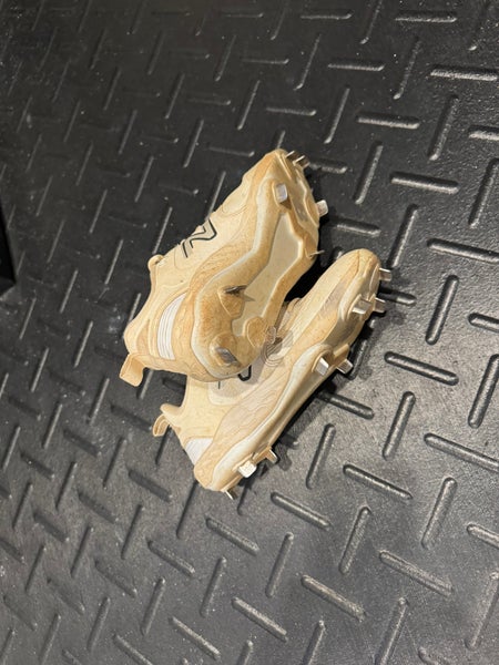 Metal baseball spikes