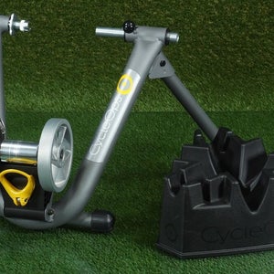 CYCLEOPS FLUID2 BIKE BICYCLE TRAINER W/ 3-LEVEL RISER BLOCK SUPER CLEAN ~ L@@K!!