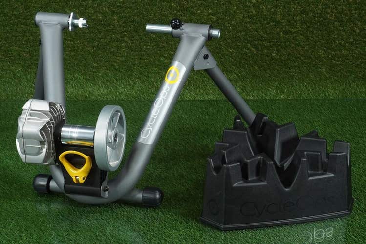 CYCLEOPS FLUID2 BIKE BICYCLE TRAINER W/ 3-LEVEL RISER BLOCK SUPER CLEAN ~ L@@K!!