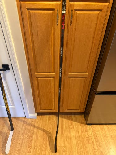 Senior Bauer Vapor 3X Right Handed Hockey Stick P88 (Used)
