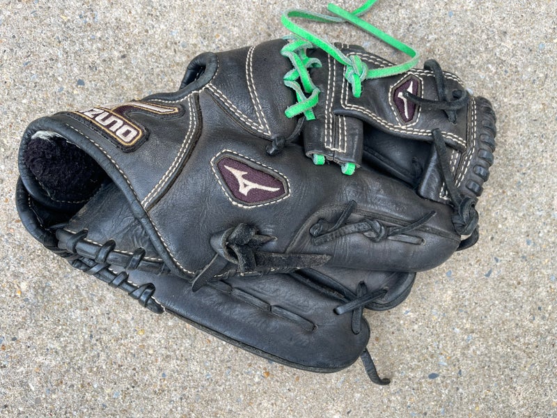 Mizuno Right Hand Throw Infield MVP Baseball Glove 11.75" (Used)
