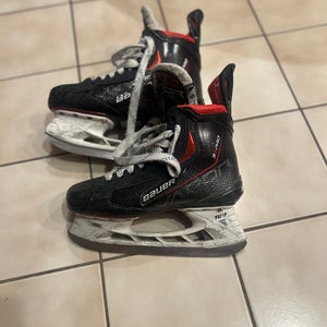 Bauer Vapor 3X Pro Hockey Skates Size 5 (Used)